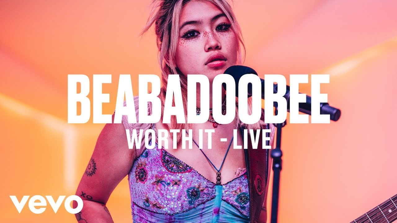 beabadoobee - Worth It (Live) Vevo DSCVR