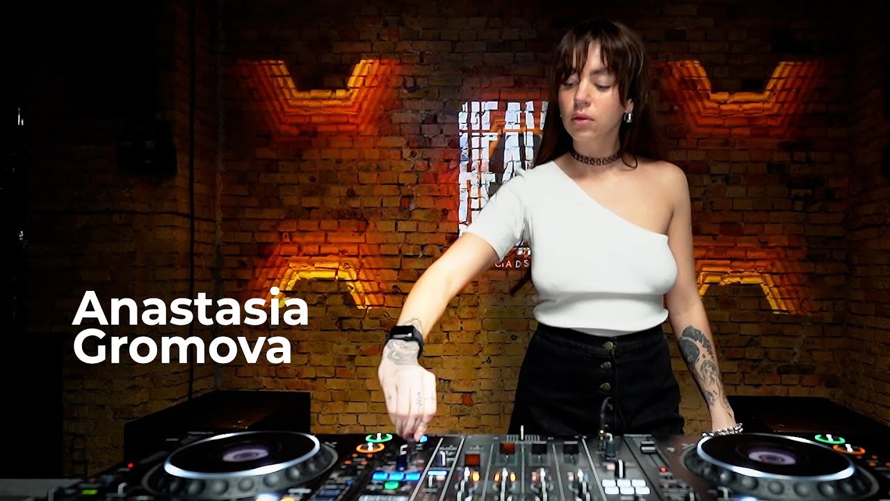 Anastasia Gromova - Live @ Radio Intense 16.3.2021 / Techno DJ mix 4K