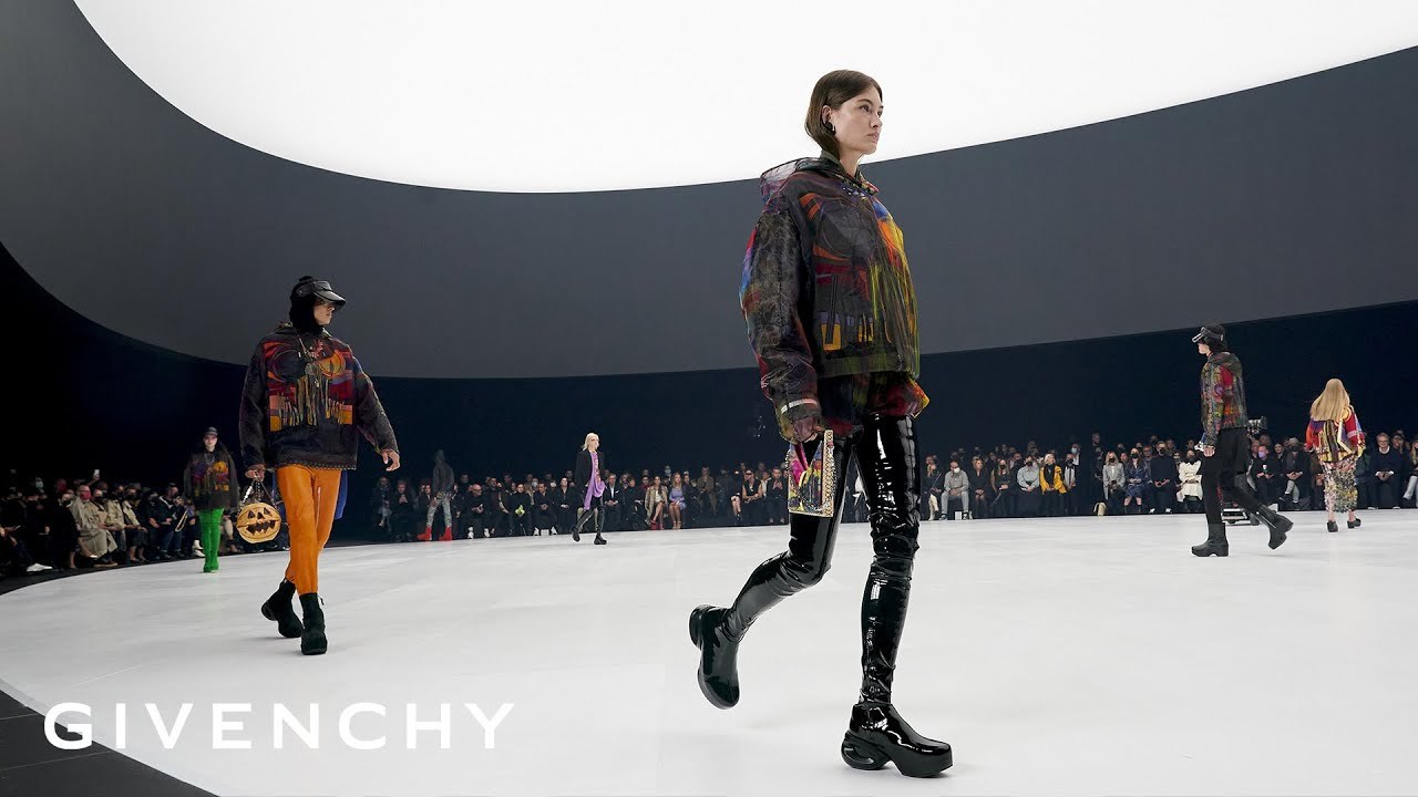 Givenchy Women’s and Men’s Spring Summer 22 Collection show