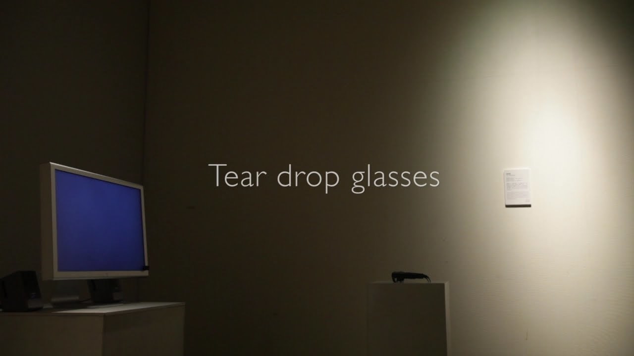 涙眼鏡 / Tear drop glasses
